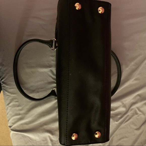 Michael Kors Hamilton Bag Medium Black and Gold - Picture 8 of 8